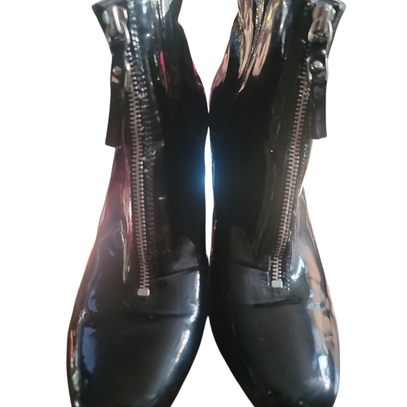 Tahari black patent leather Booties sz 10m - Picture 4 of 6